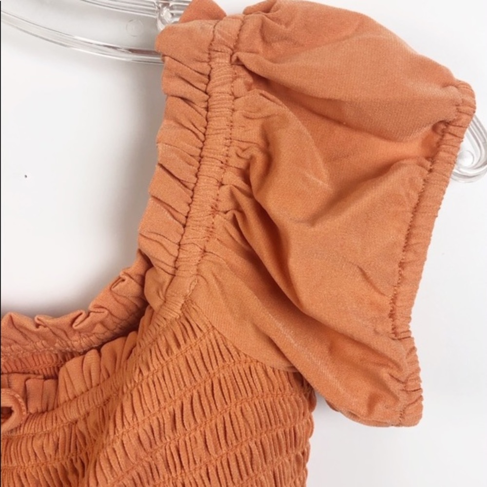 ✨ NWT BCBGeneration small off the shoulder top - Picture 3 of 6